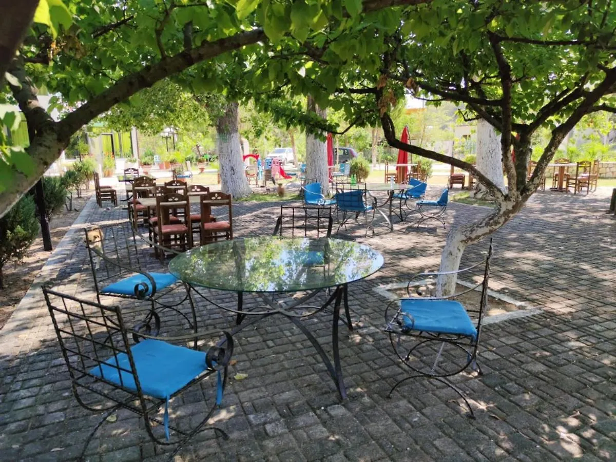 Hotel Kavalona Park à Zverneci