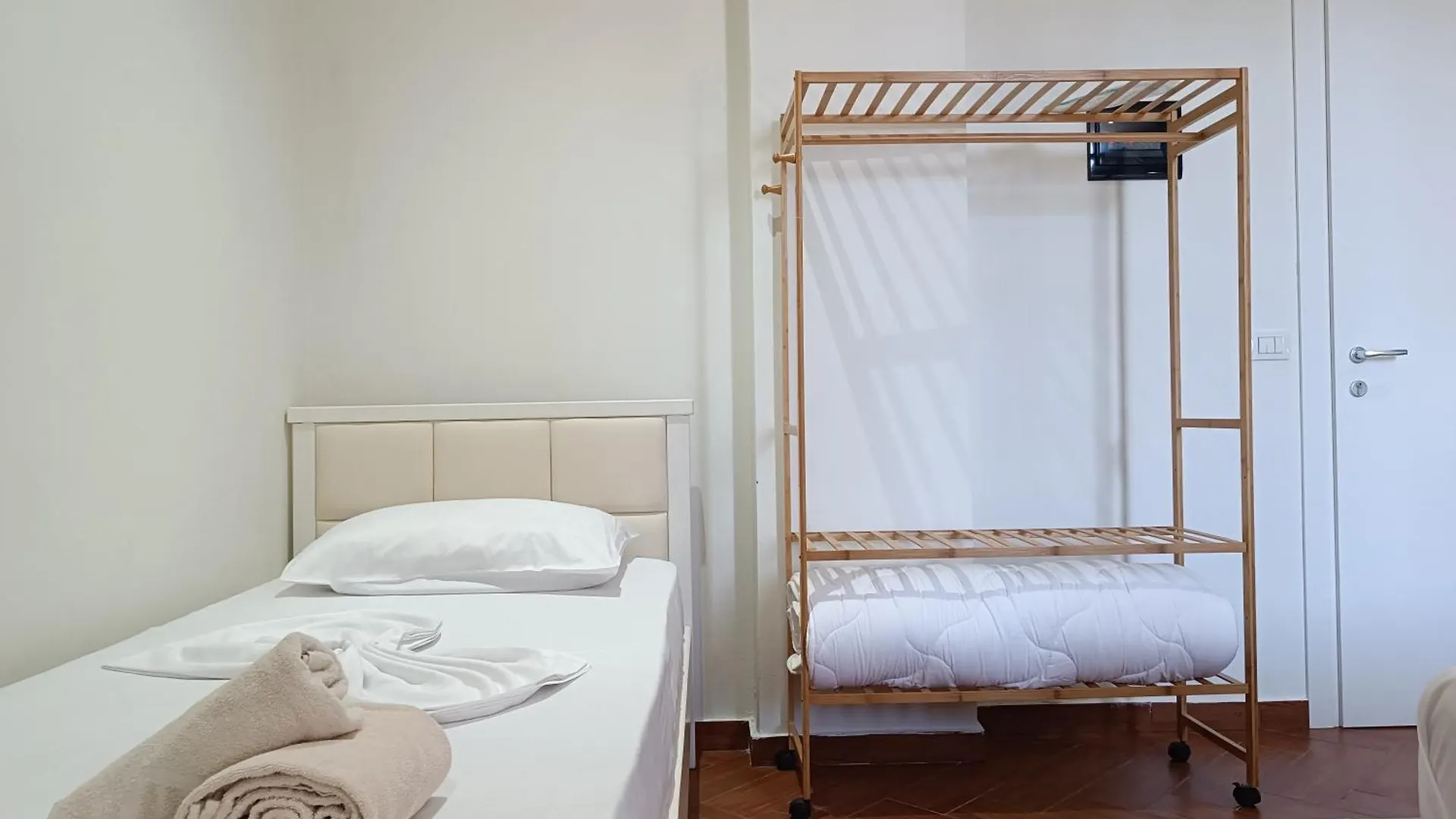 Hotel Kavalona Park à Zverneci Albanie