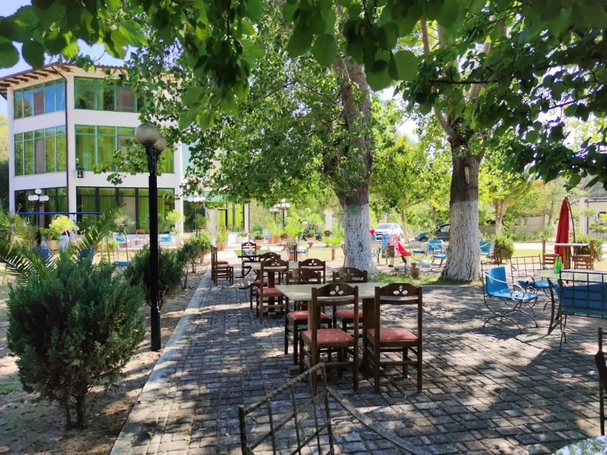 Hotel Kavalona Park Vlorë 3*,