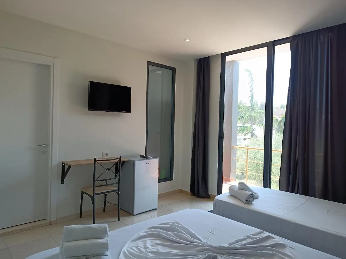 Kavalona Park Hotel Zvernec