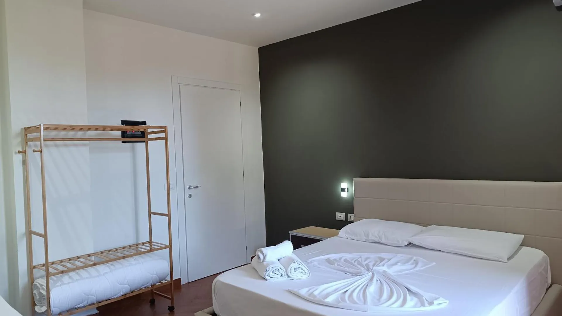 Kavalona Park Hotel Zvernec