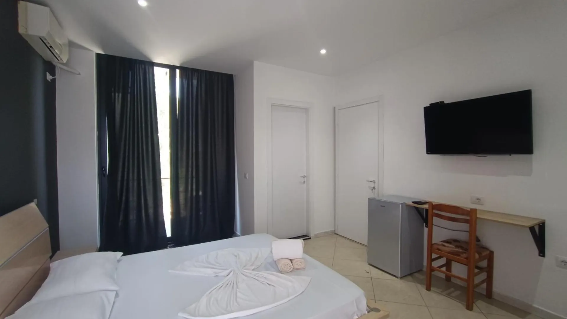 Kavalona Park Hotel Zvernec