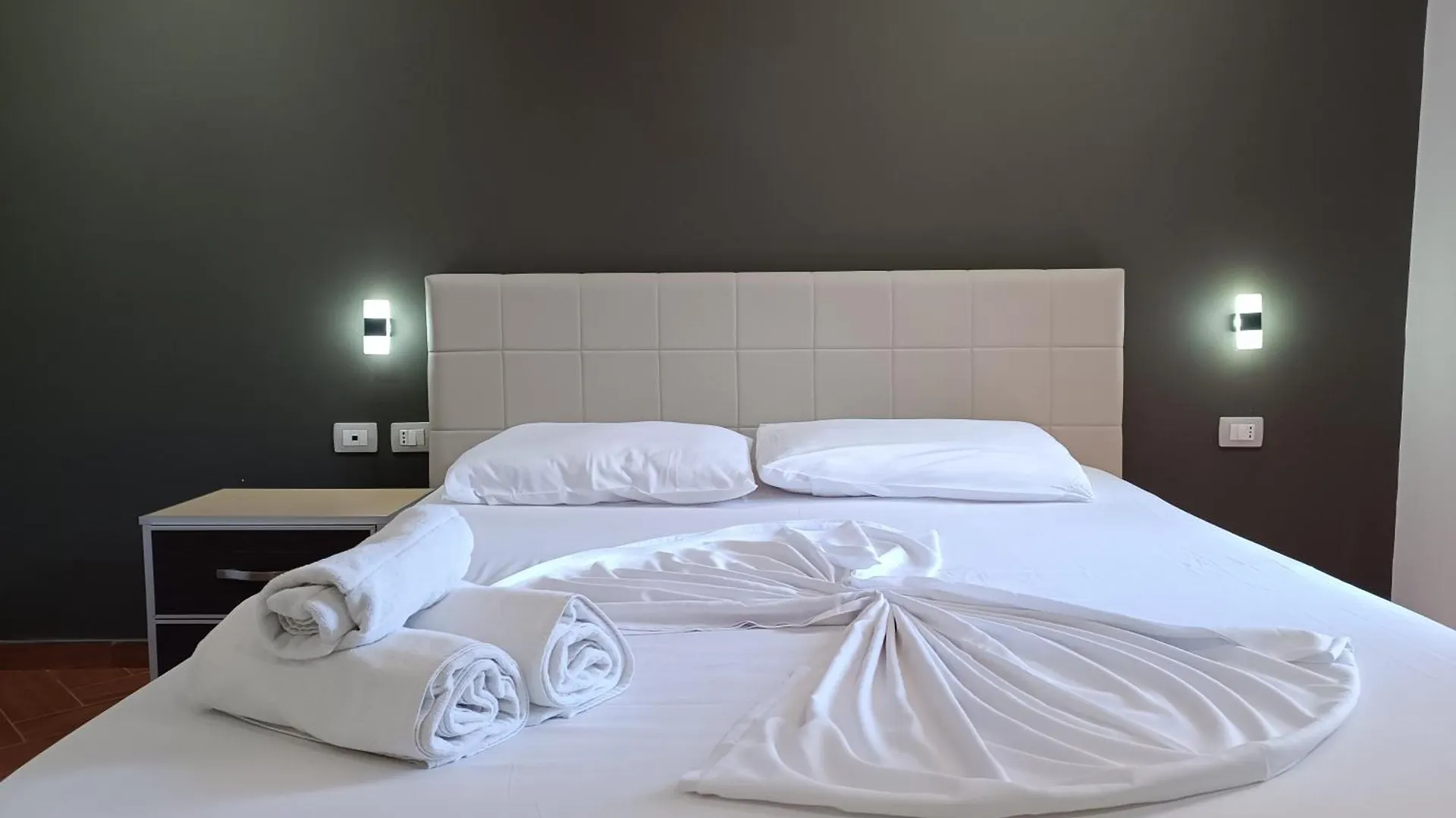 Kavalona Park Hotel Zvernec