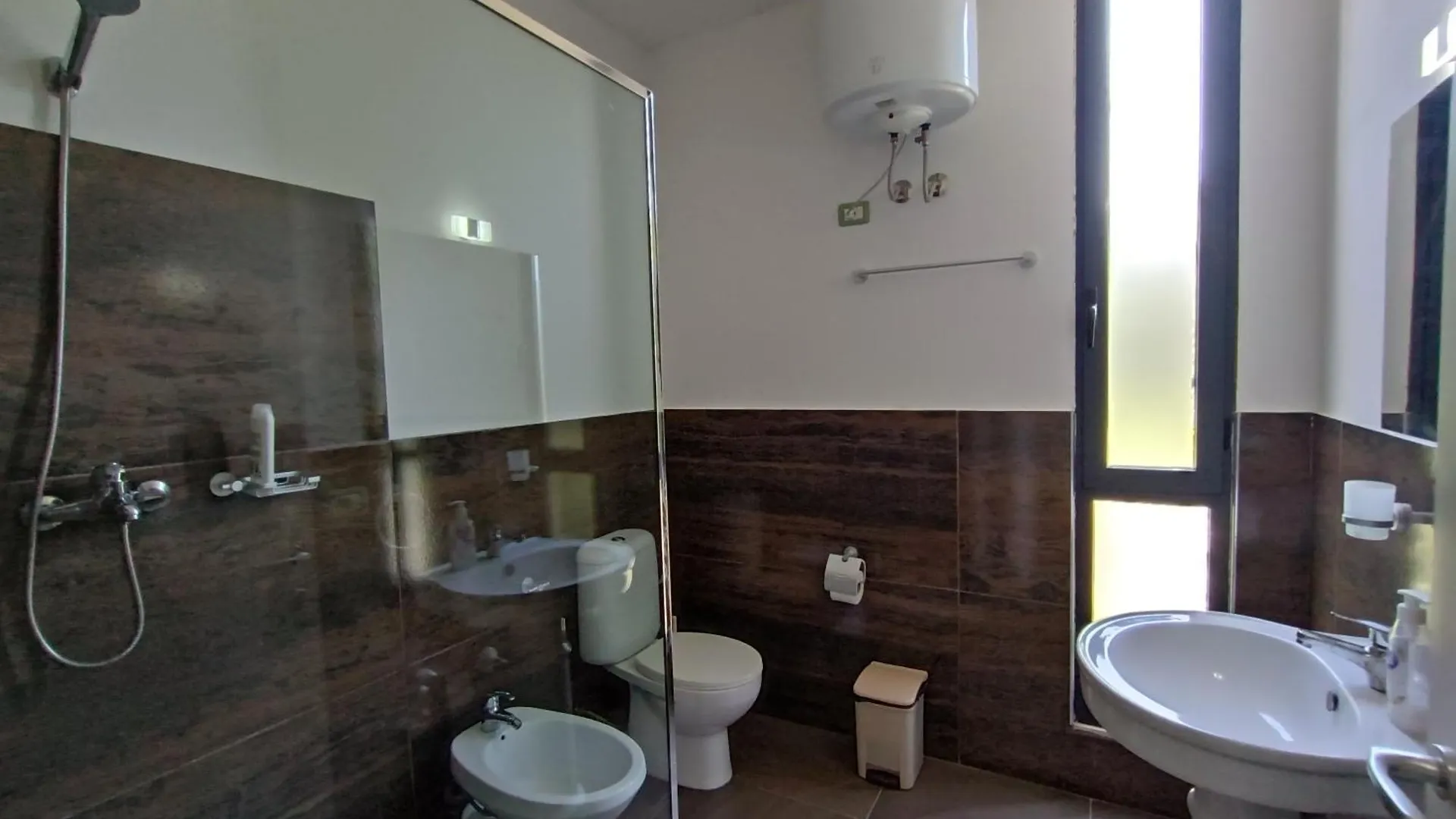Kavalona Park Hotel Zvernec