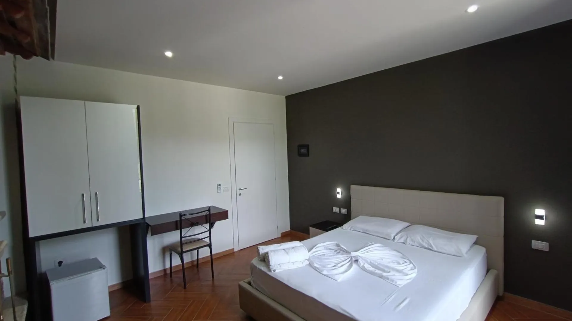 Kavalona Park Hotel Zvernec