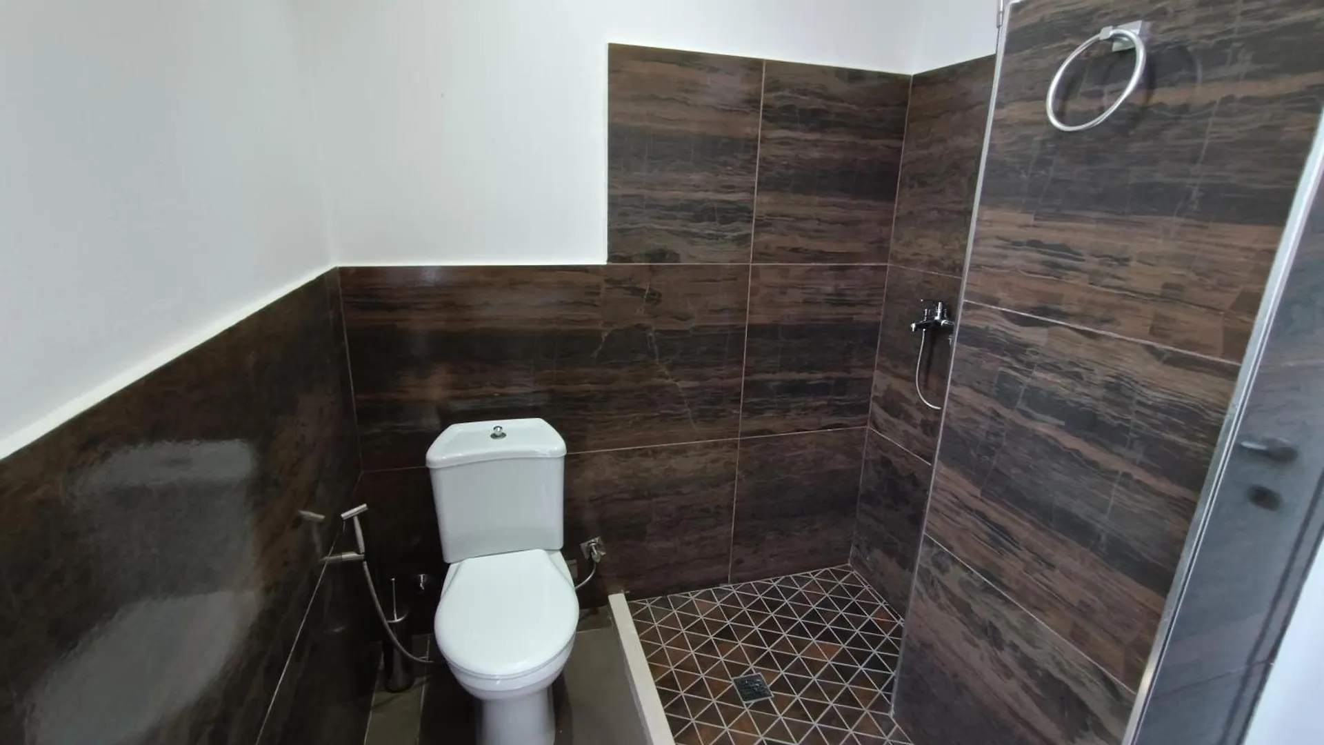 Kavalona Park Hotel Zvernec 3*,