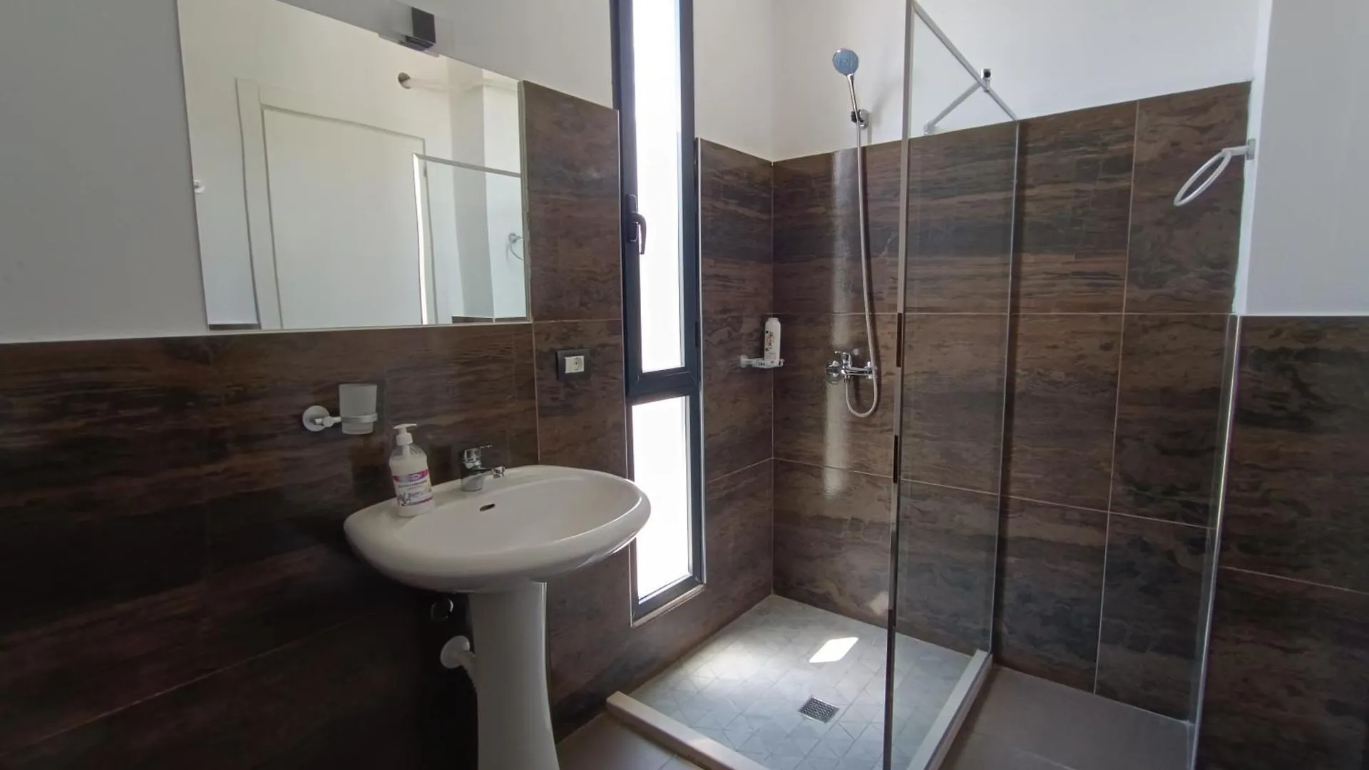 ***  Kavalona Park Hotel Zvernec Albania