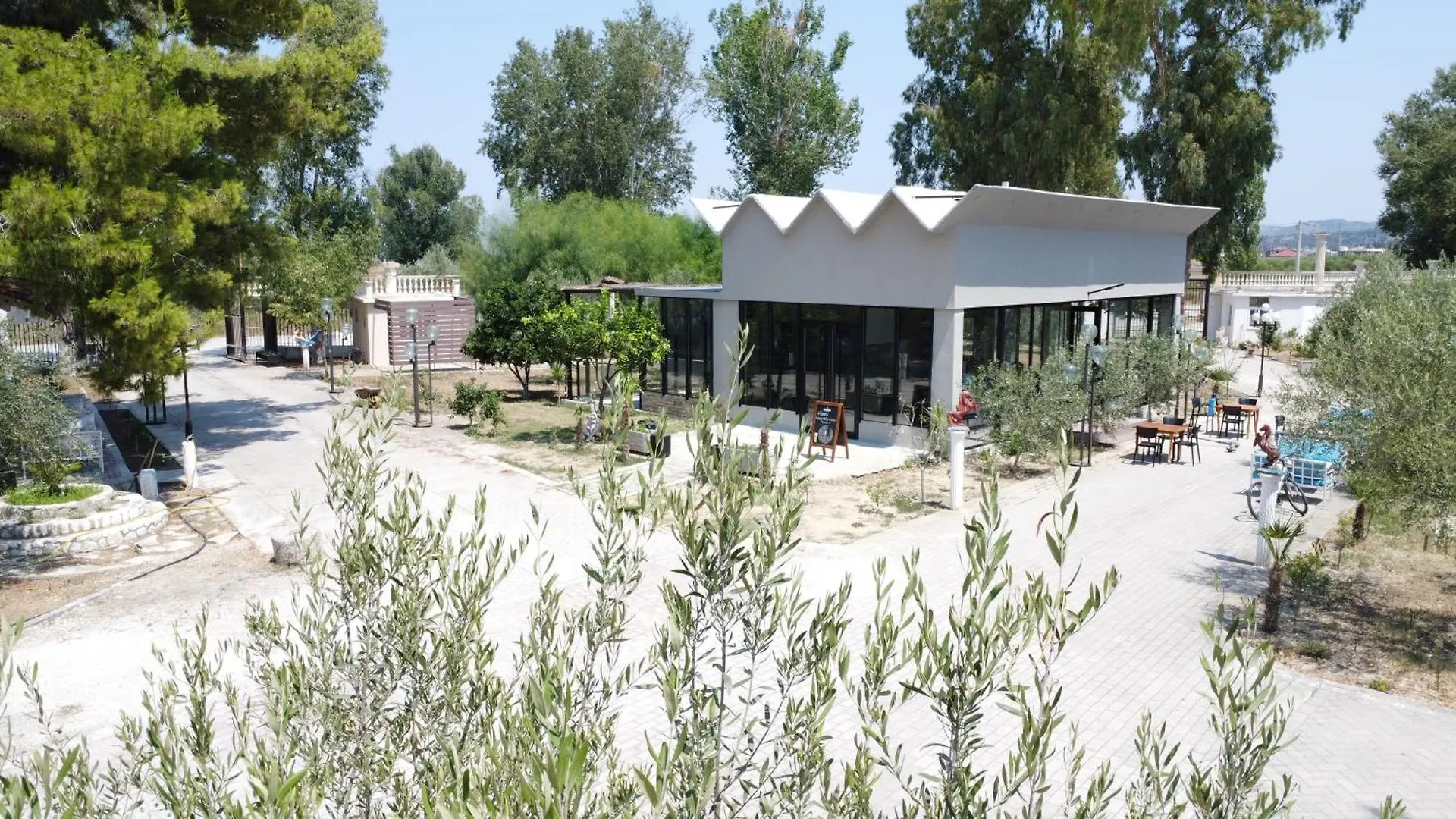 Kavalona Park Hotel Zvernec
