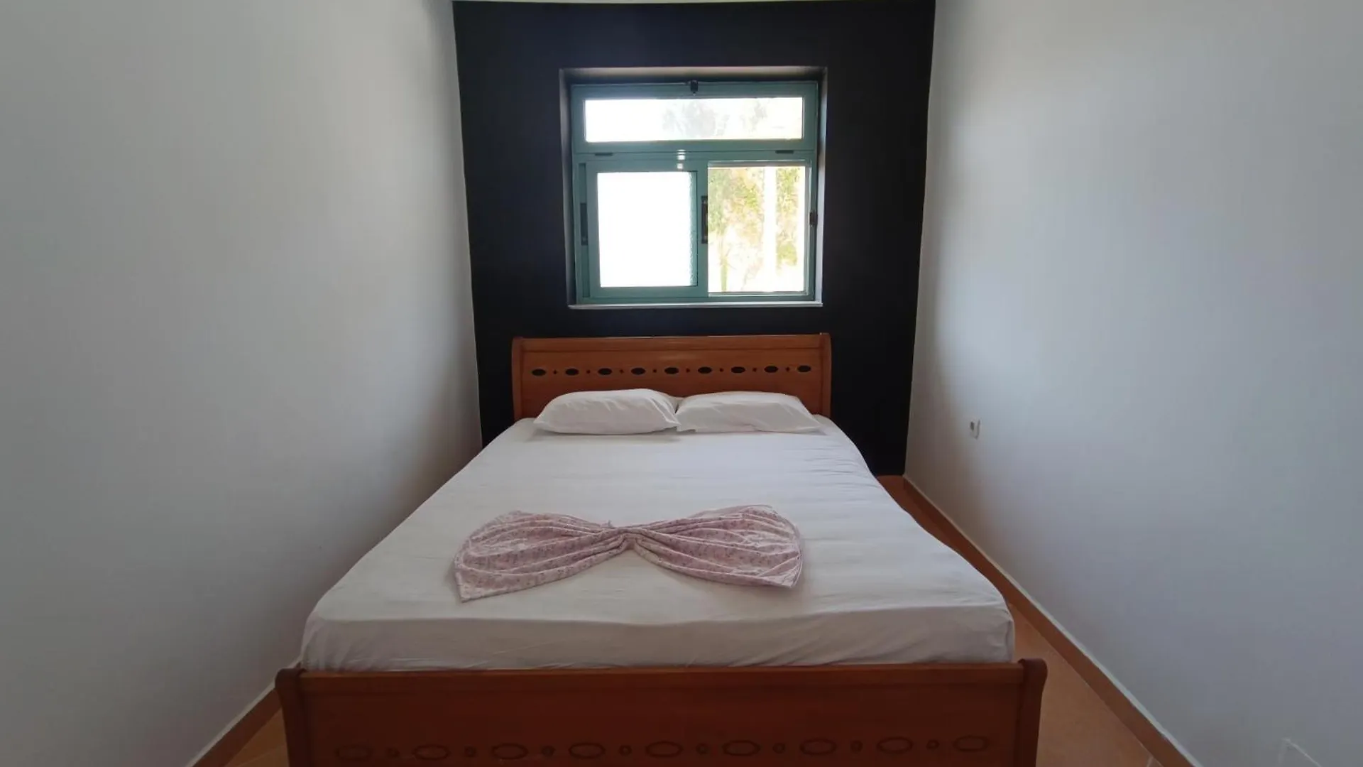 Kavalona Park Hotel Zvernec 3*,  Albania